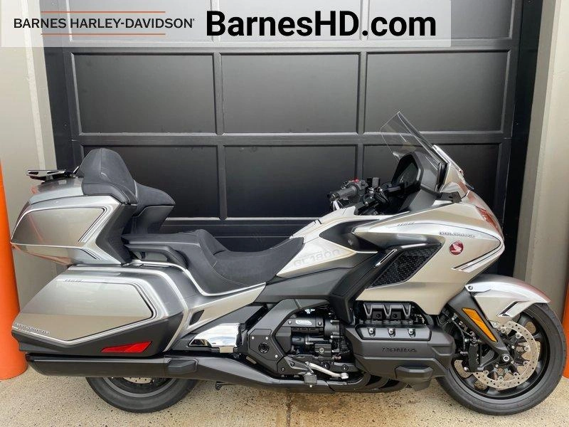 2025 Honda Gold Wing alt