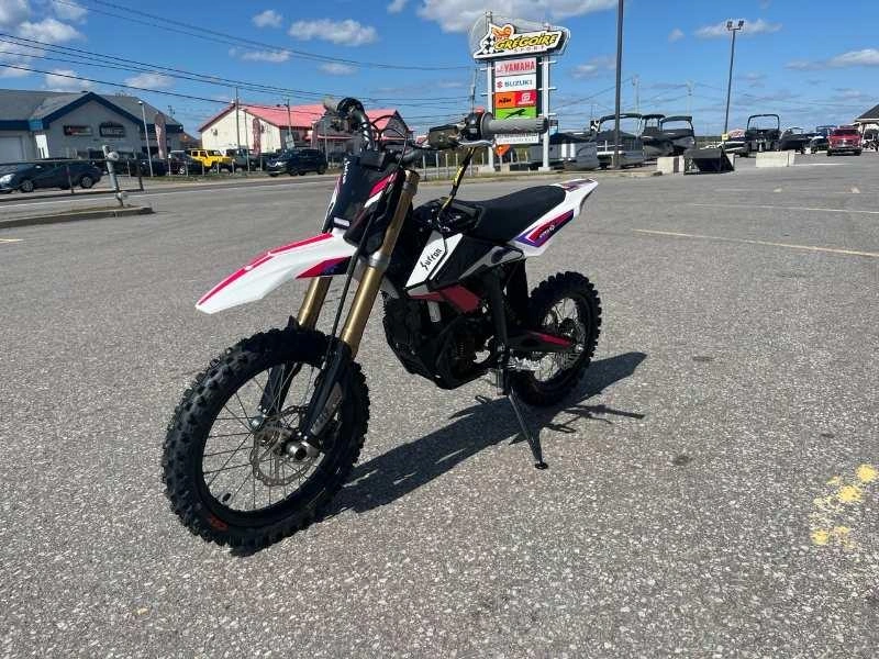 Surron Hyper Bee 2025 alt