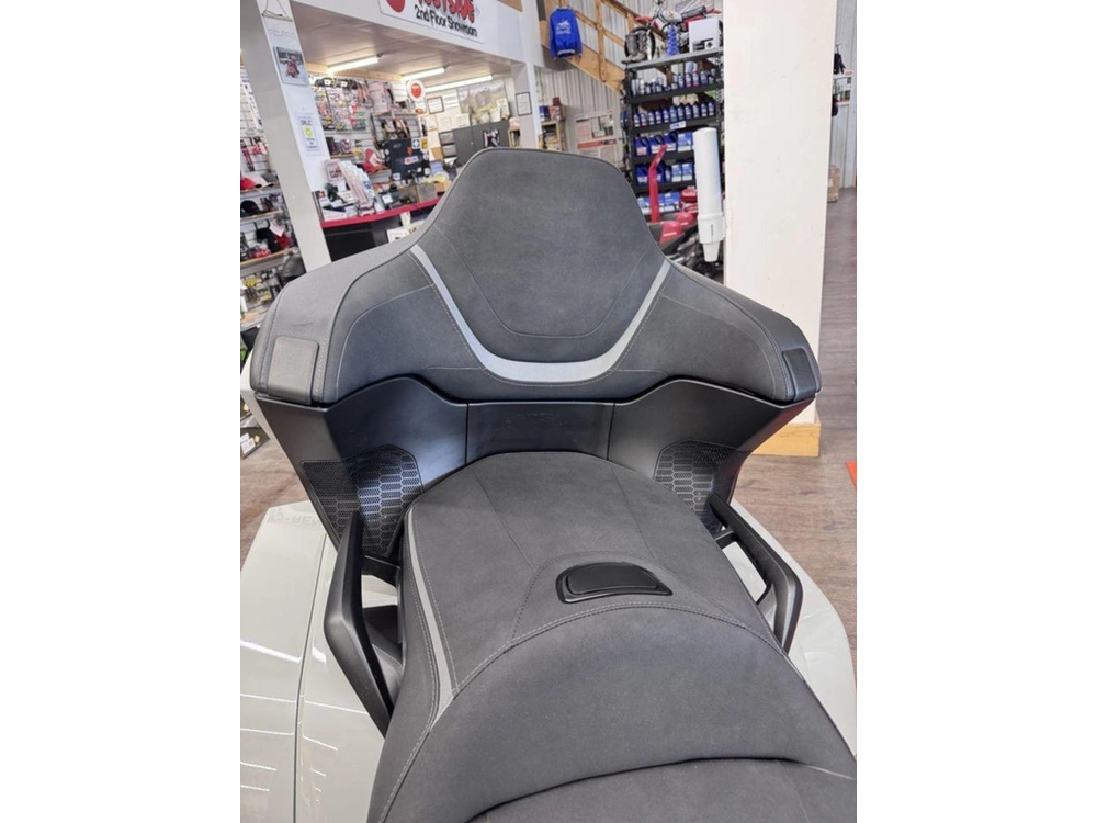 2026 Honda Gold Wing Tour alt