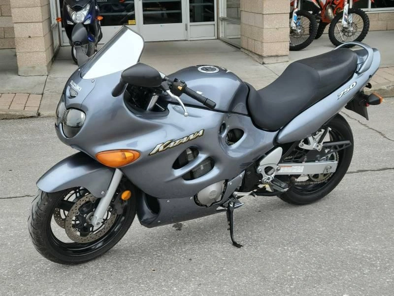2004 Suzuki Gsx750 alt