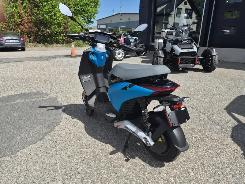 2022 Piaggio PIAGGIO 1 ACTIVE MY22 ARTIC MIX WHITEAUR thumbnail 3