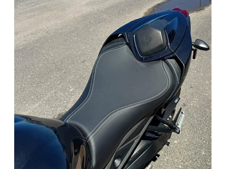 Triumph Street Triple 765 Rs 2023 alt
