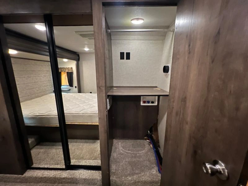 Keystone Rv Montana 320mk 2019 alt