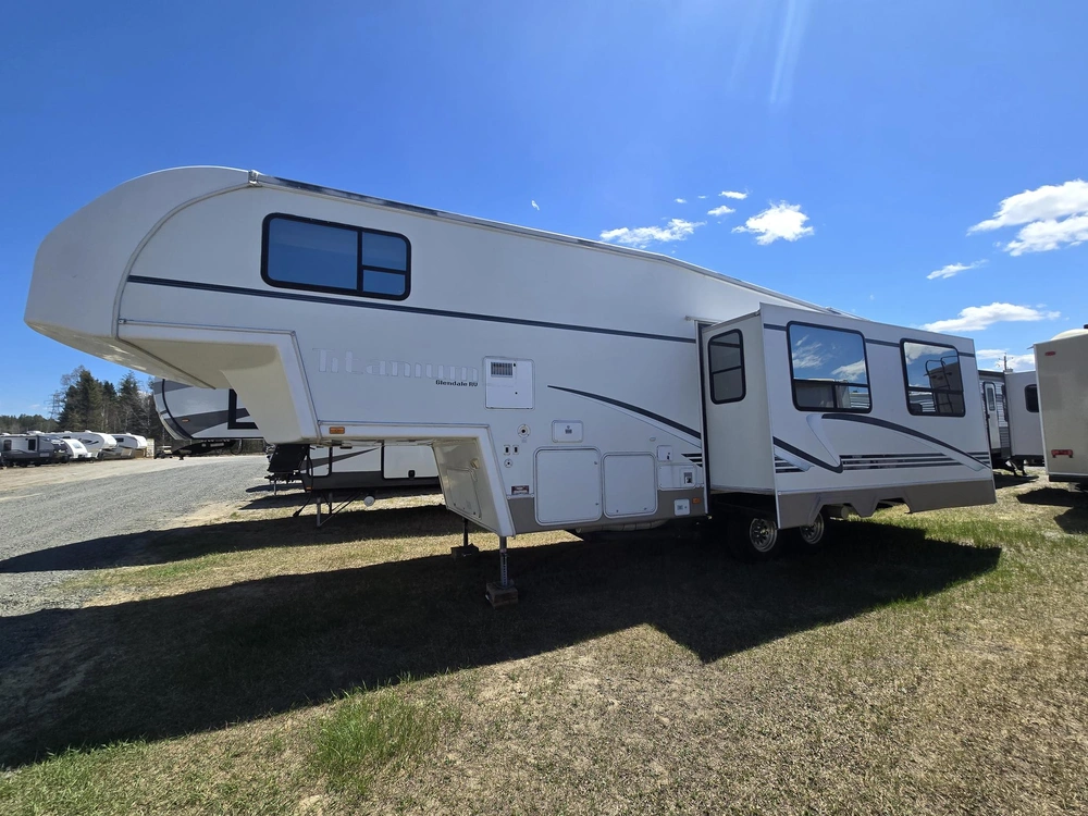 Autre Glendale, Titanium 28e33 2002 alt