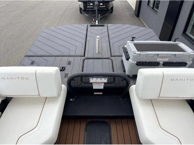 Manitou 24 Explore Navigator Stealthde 2025 alt