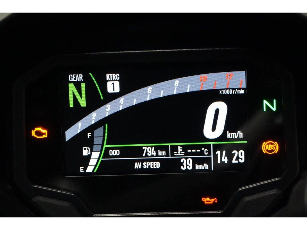 2025 Kawasaki Ninja 650 alt