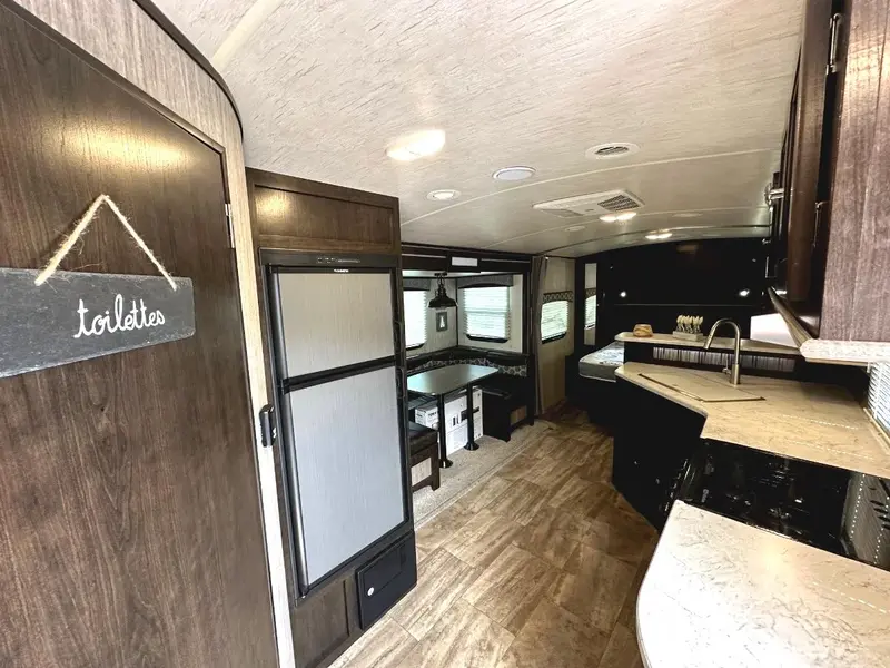 2018 Cruiser RV Shadow cruiser 225RBS thumbnail 10