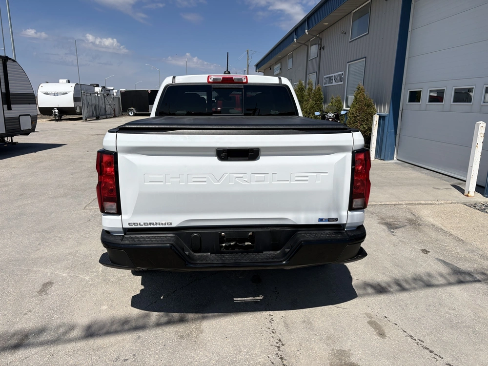 2023 Chevrolet Colorado alt