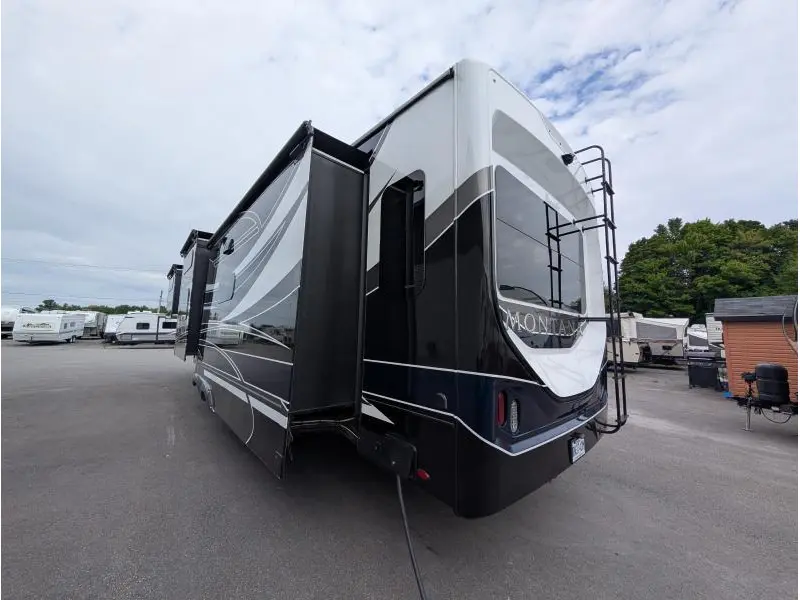 2023 Keystone RV Montana