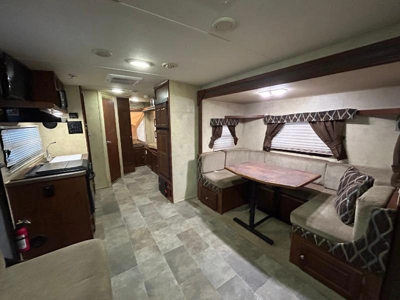 2014 Forest River Flagstaff Shamrock 233ss alt