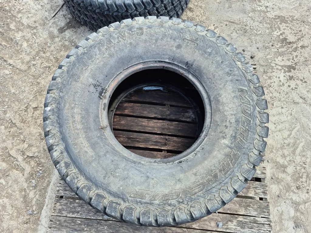 2023 TITAN 44X18.00-20
