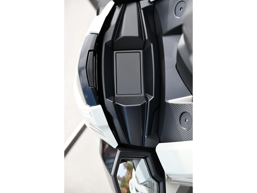2026 Yamaha Vx Cruiser Ho W/audio-black alt