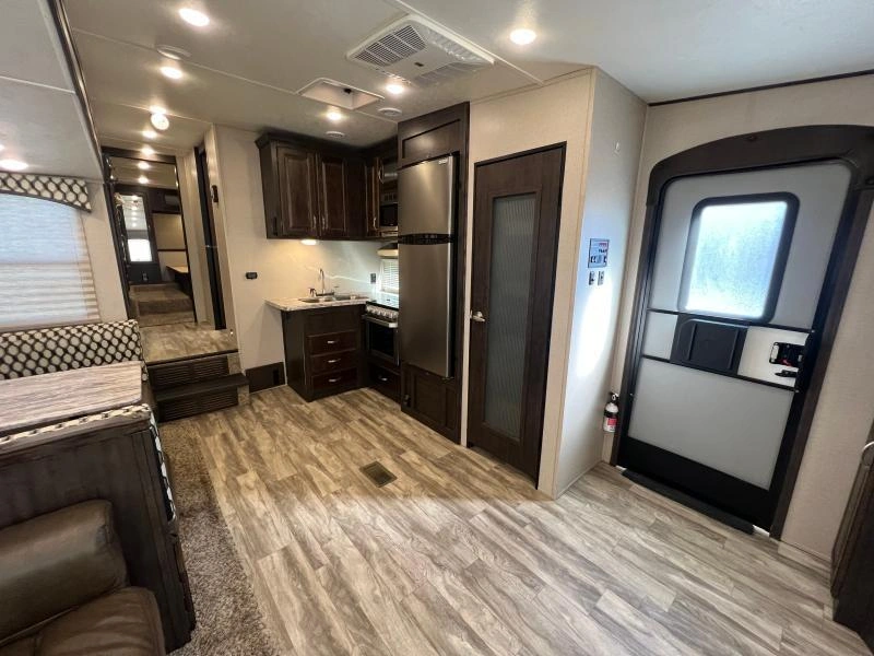 Shasta Phoenix 25mk 2019 alt
