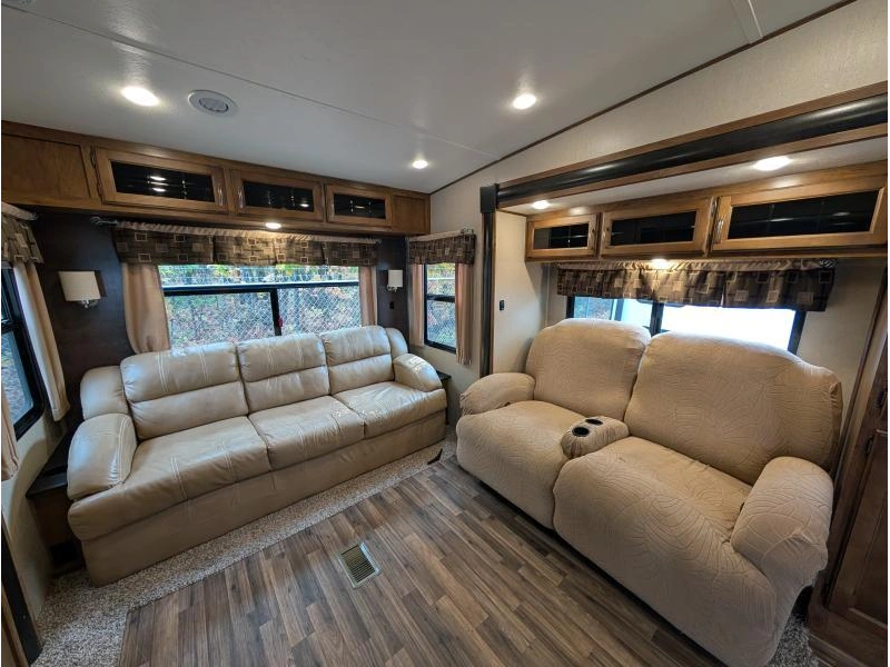 Coachmen Chaparral 29rls 2016 alt