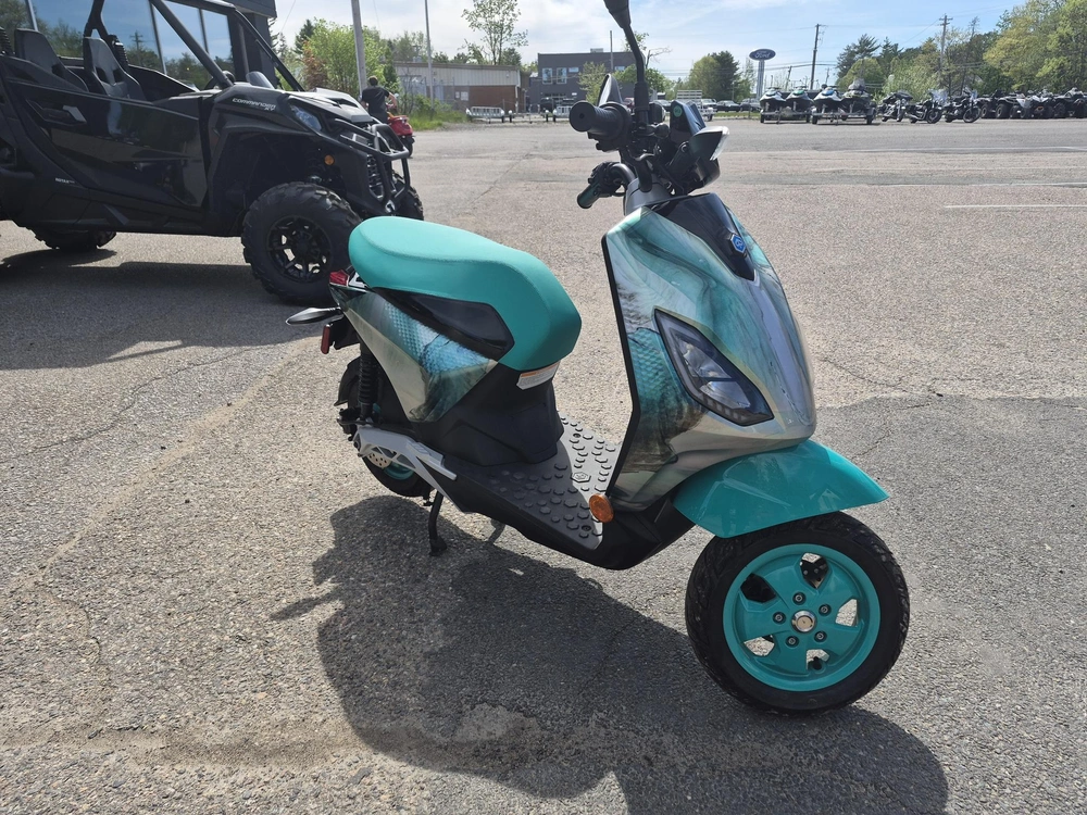 2022 Piaggio Piaggio 1 Active Feng Chen Wang My22 alt