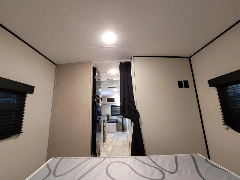 Coachmen Apex 213rds 2023 alt