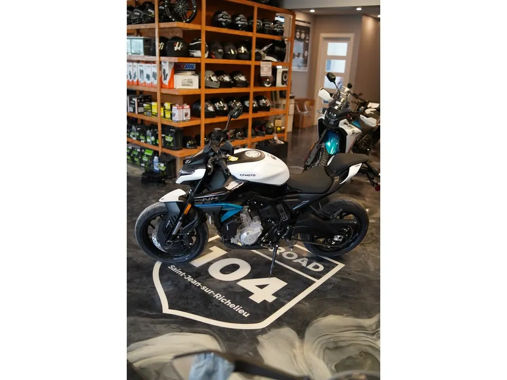 Cfmoto 675 Nk 2026 alt