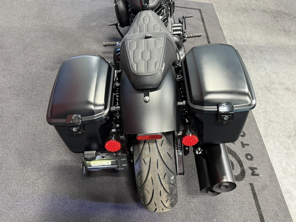 2026 Indian Motorcycle Sport Chief Rt alt