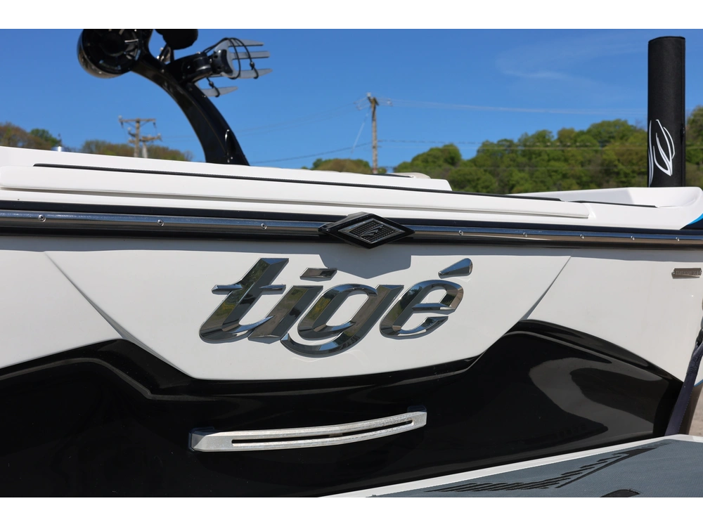 2013 Tige Boats Rzr alt