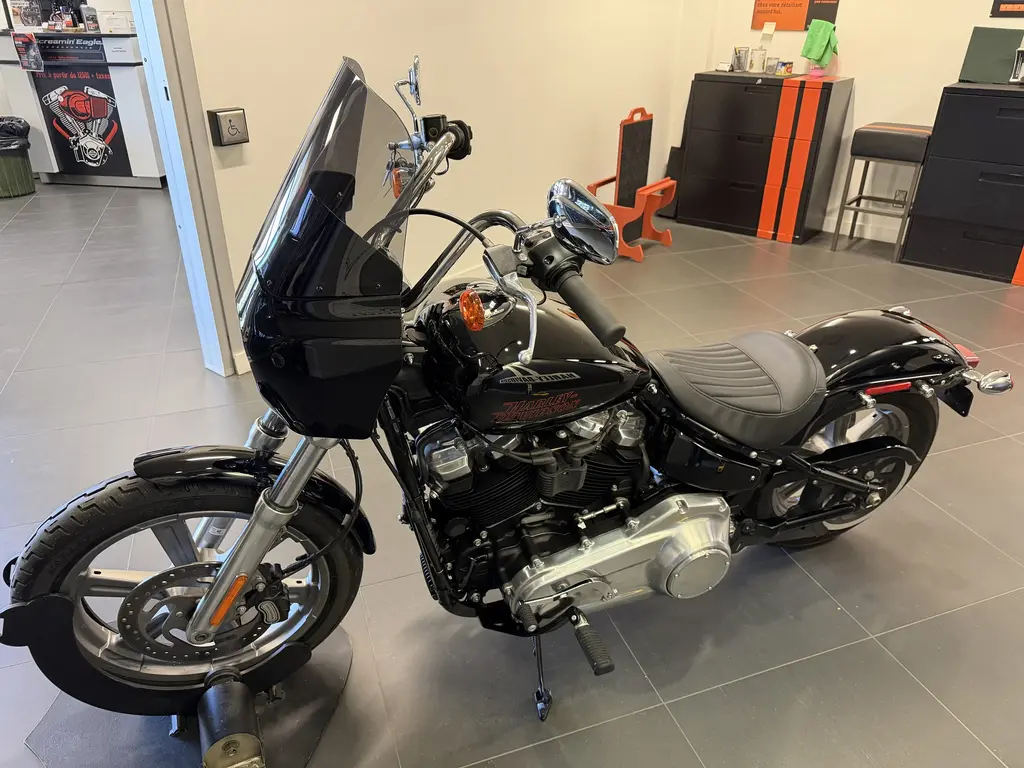 Harley-Davidson Softail Standard FXSTFXST 2023