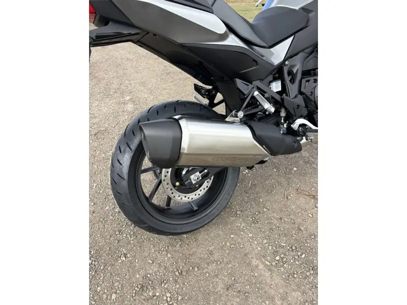 2026 Honda NT1100 thumbnail 7