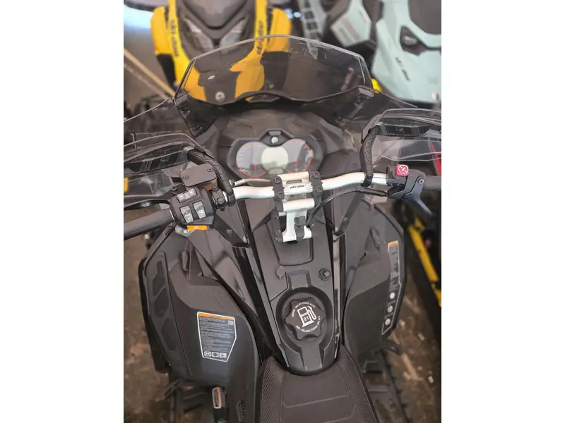 2019 Ski-Doo SM RENEGADE XRS 850 ETEC-E IC-Q B/B/B 19 850 E-TEC®