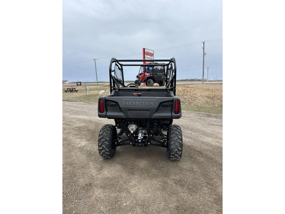 2026 Honda Pioneer 700-2p Dlx alt