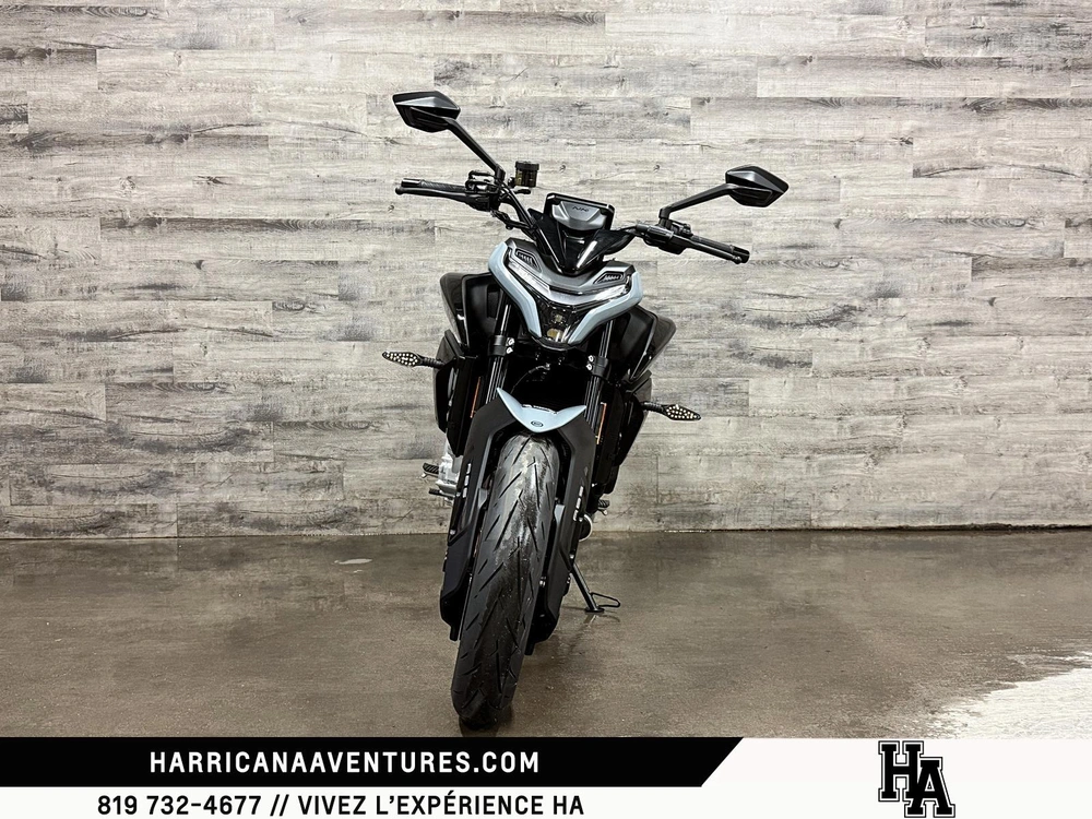 2026 Cfmoto 675nk Gris alt