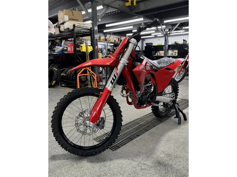 2026 GASGAS MC 250F thumbnail 6