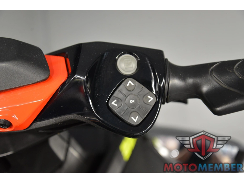 2024 Sea-doo Rxt-x™ 325 Ice Metal / Manta Green alt