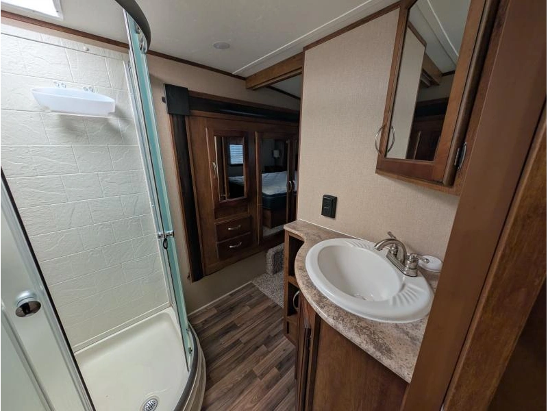 Coachmen Chaparral 29rls 2016 alt