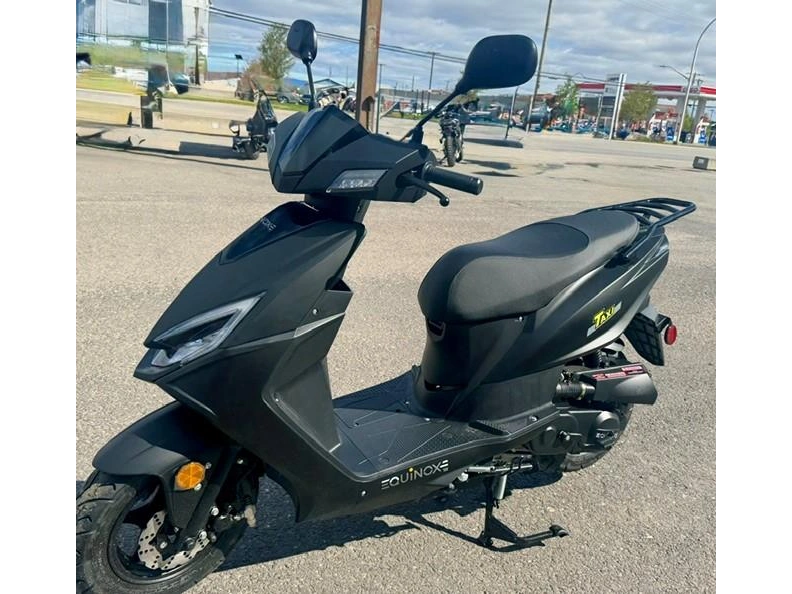 2023 Equinox Taxi 50 alt