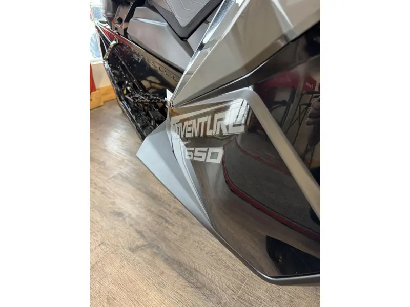 Polaris 650 Indy Adventure 137 Shadow Gray / Gloss Black 2025