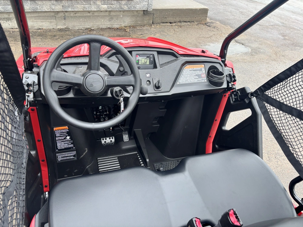 Honda Pioneer 520 2026 alt