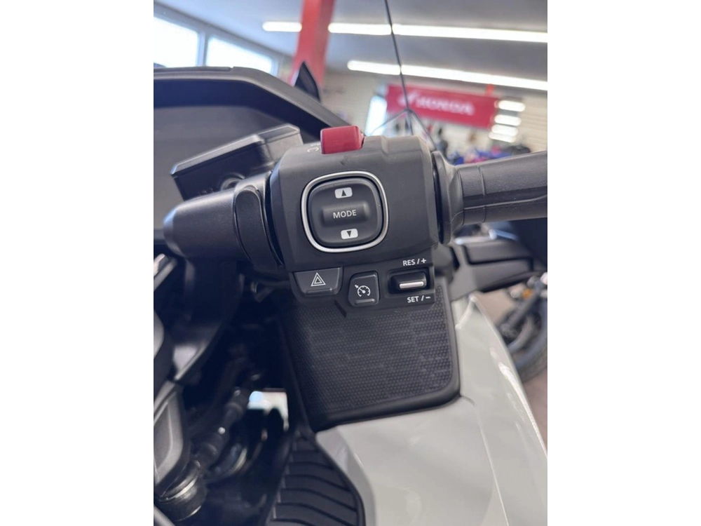 2026 Honda Gold Wing Tour alt