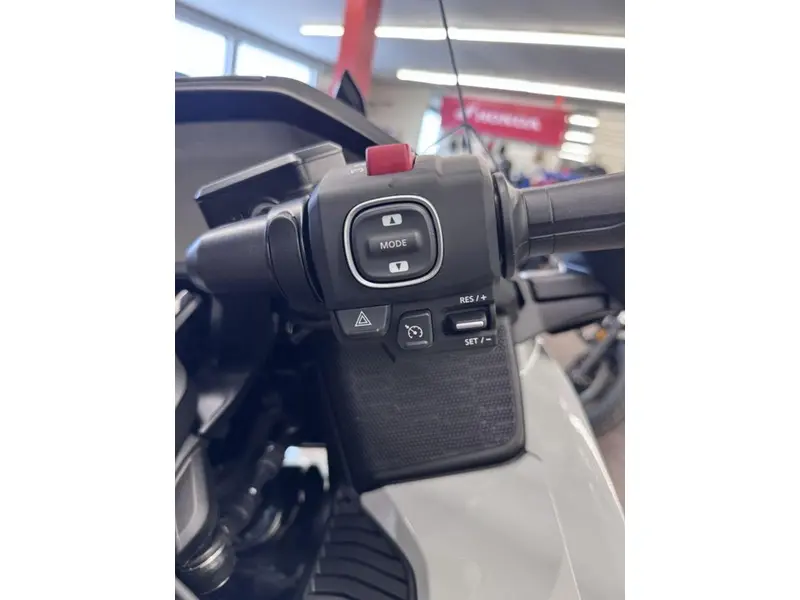 2026 Honda Gold Wing Tour thumbnail 24