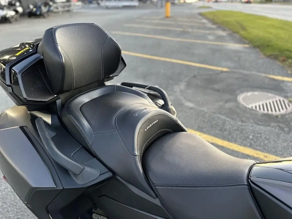 Can-am Rt Limited 2024 alt
