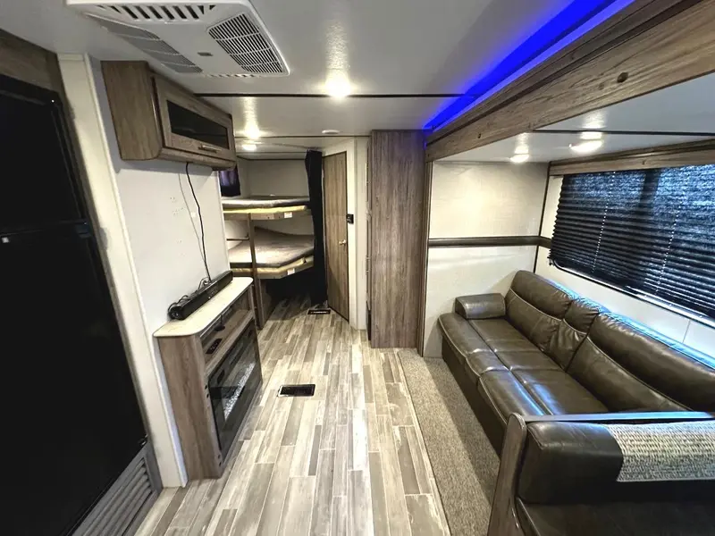 2020 Crossroads RV 280BH ZINGER thumbnail 26