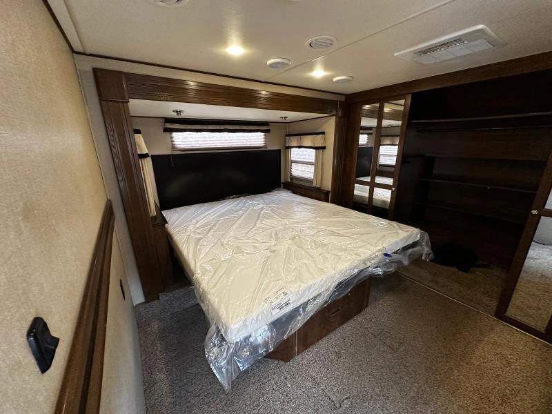 Grand Design Solitude 369rl 2015 alt