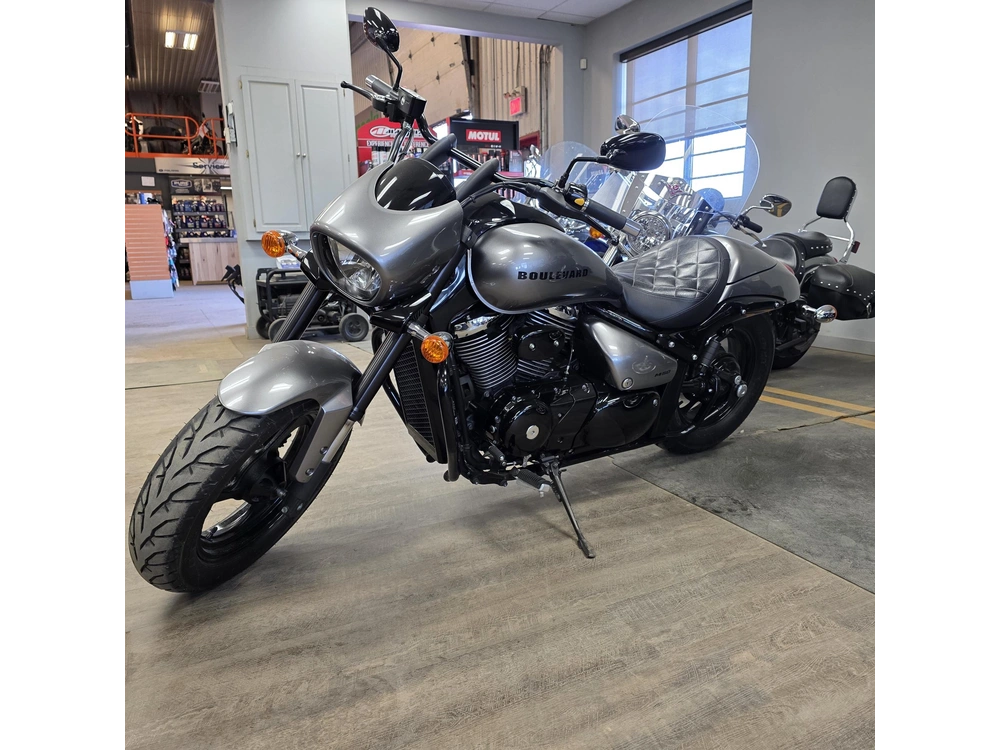 2017 Suzuki Boulevard M50 alt