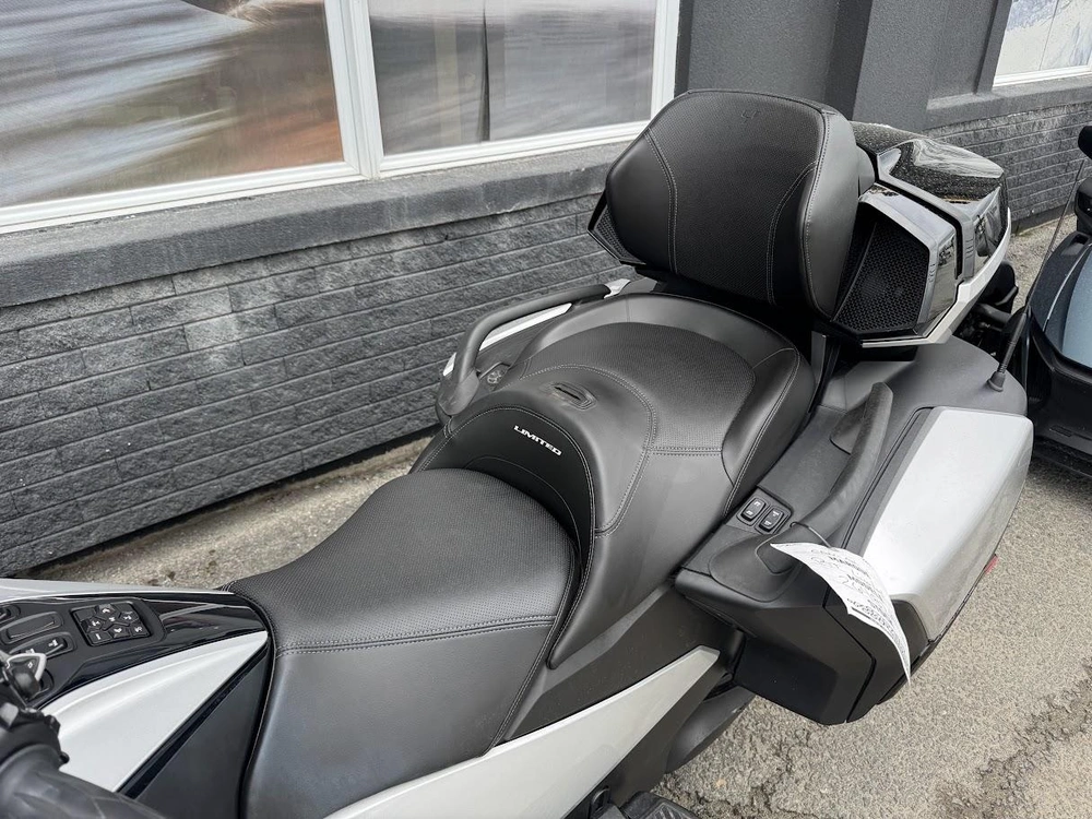 2022 Can-am Rt Limited alt