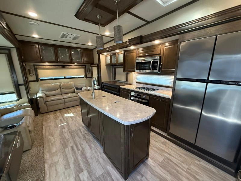 Grand Design Solitude 310gk 2019 alt