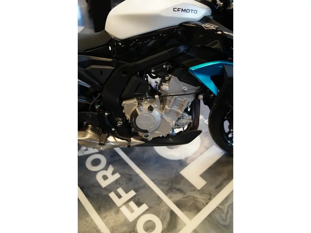 Cfmoto 675 Nk 2026 alt