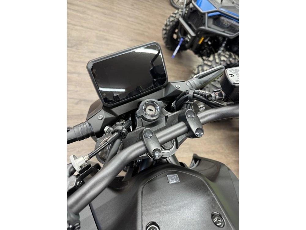 2025 Honda Cb750 alt