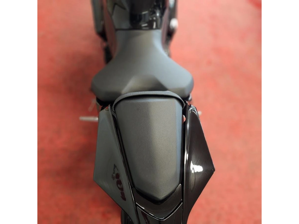2026 Yamaha Yzf R7 alt
