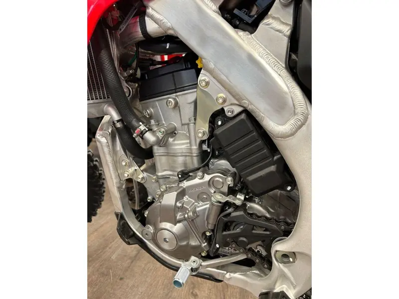 2026 Honda CRF250R thumbnail 6