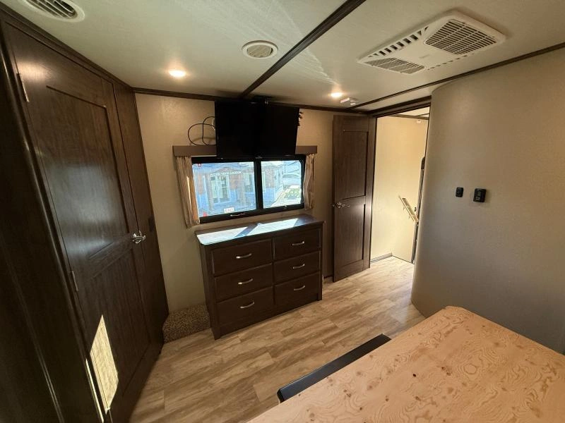 Grand Design Solitude 310gk 2019 alt