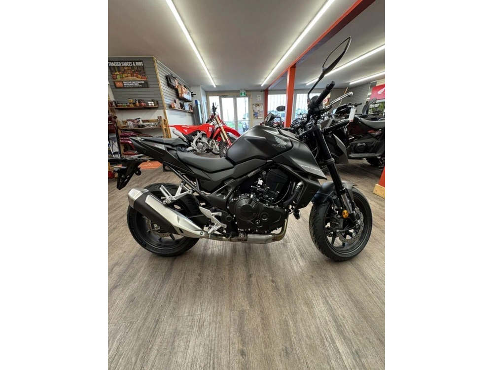 2025 Honda Cb750 alt