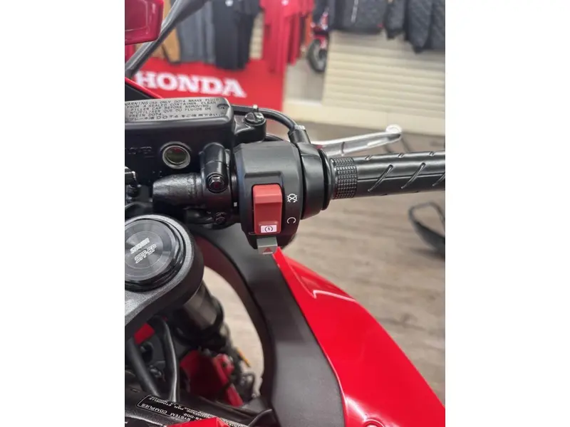 2026 Honda CBR650R E-Clutch ABS thumbnail 7