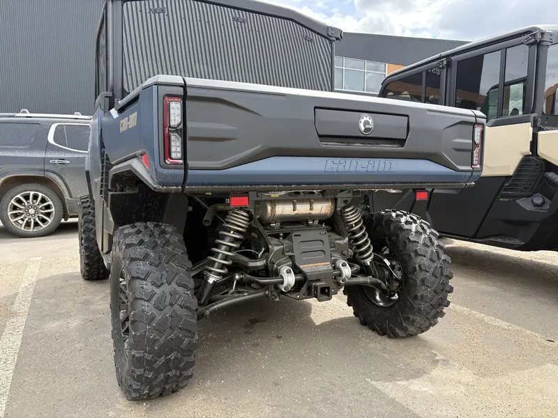 2026 Can-Am Defender Limited HD11 thumbnail 10